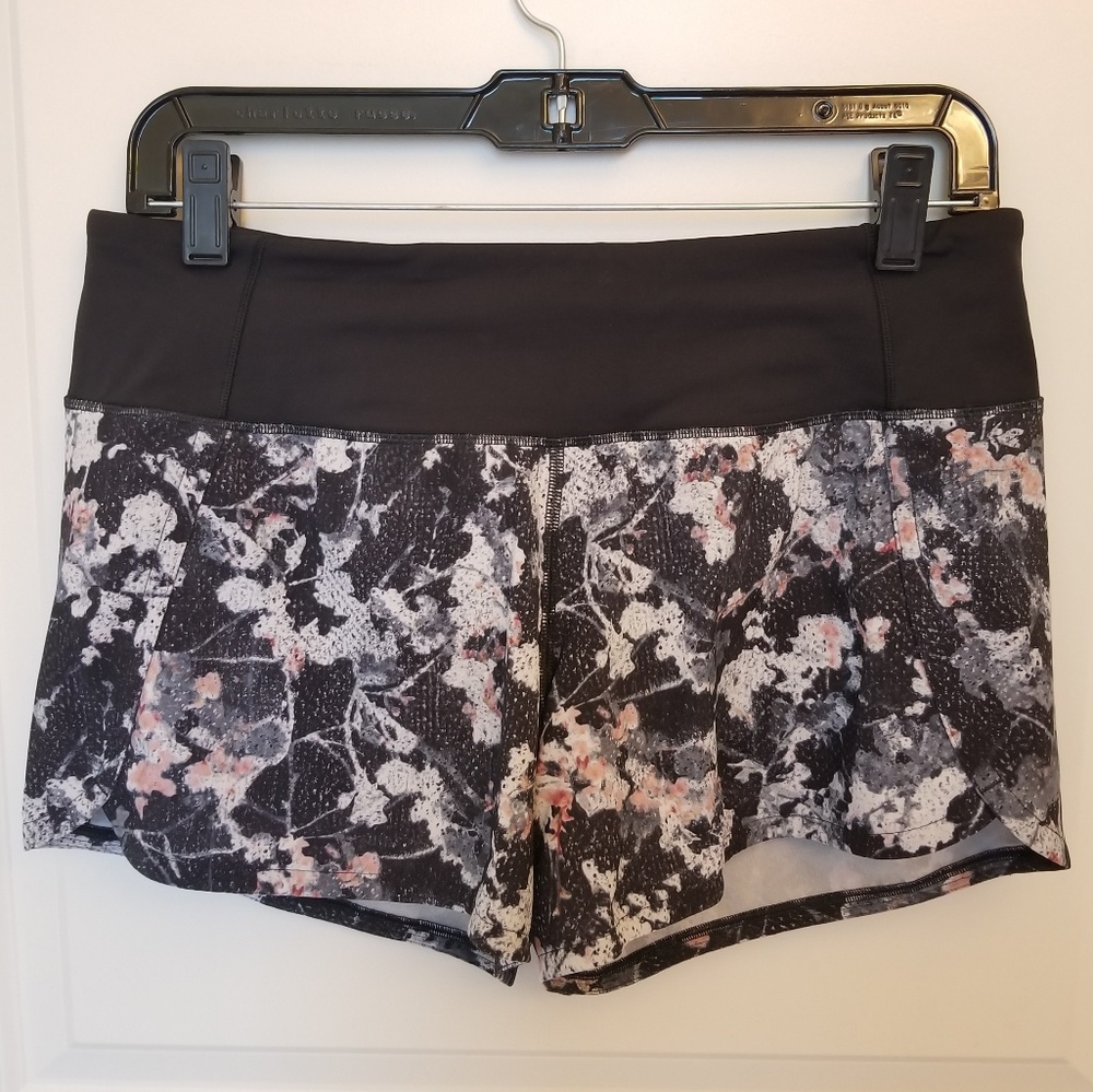 Lululemon Run Times Short, Size 6